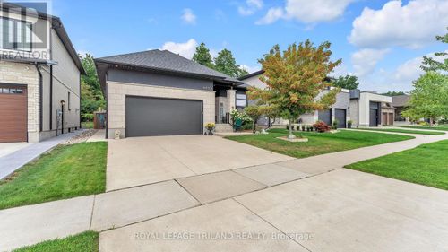 2400 Red Thorne Avenue, London South (South V), ON, N6P0E6 | Card Image