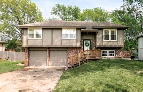 820 S Virginia Ln, Olathe, KS, 66061-4143 | Card Image