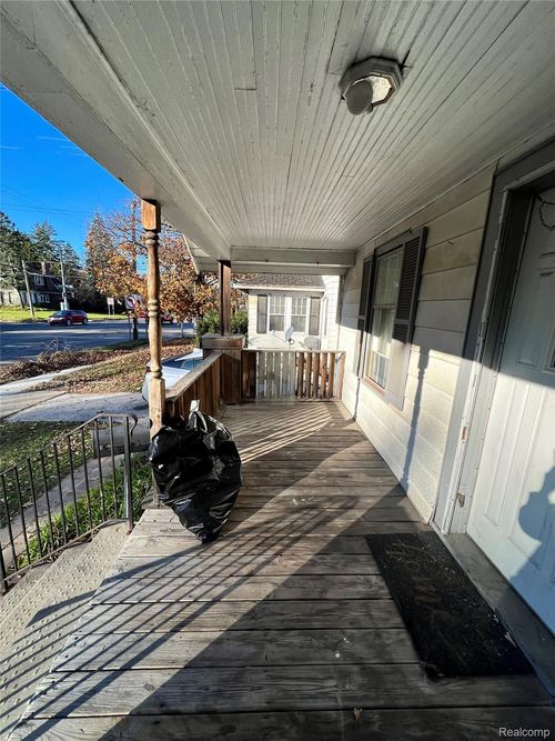 1946 Gratiot Ave, Saginaw, MI, 48602-2766 | Card Image