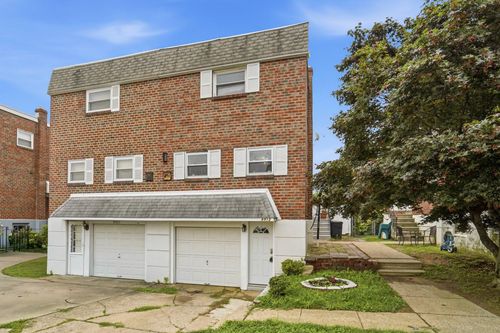 8913 Dewees St, PHILADELPHIA, PA, 19152-1413 | Card Image