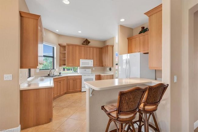 202 - 15911 Prentiss Pointe Cir, Condo with 3 bedrooms, 2 bathrooms and 2 parking in FORT MYERS FL | Image 11