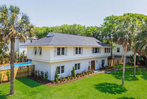 8 46th Ave, Isle of Palms, SC, 29451-2607 | Card Image