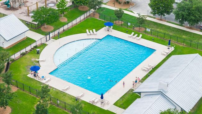 Neighborhood Pool | Image 27