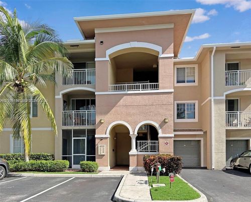 208-6533 Emerald Dunes Dr, West Palm Beach, FL, 33411-2772 | Card Image