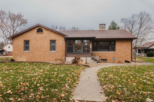 817 8th St, Lacon, IL, 61540-1118 | Card Image