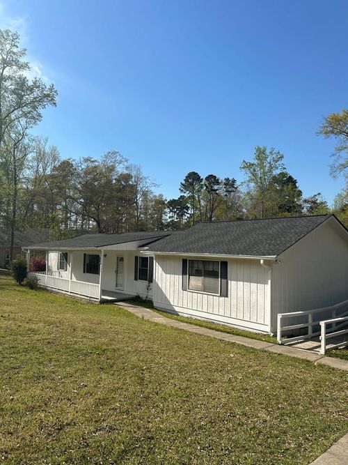 235 W Lakeview Dr Ne, Milledgeville, GA, 31061-8771 | Card Image