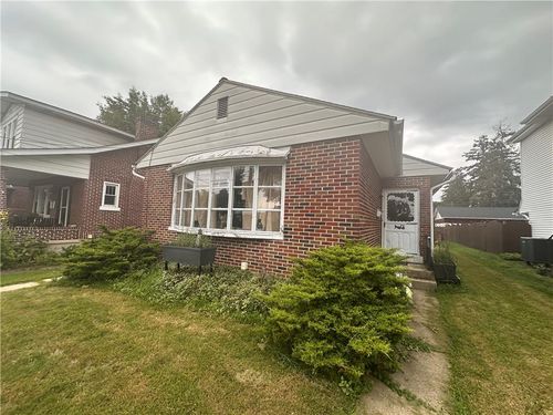 405 N 3rd St, Emmaus, PA, 18049-2326 | Card Image