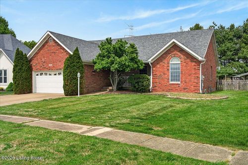 5914 Trappers Ridge Cir, Louisville, KY, 40216-1467 | Card Image