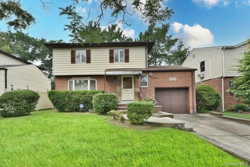 7906 214 Street, New York, NY, 11364 | Card Image