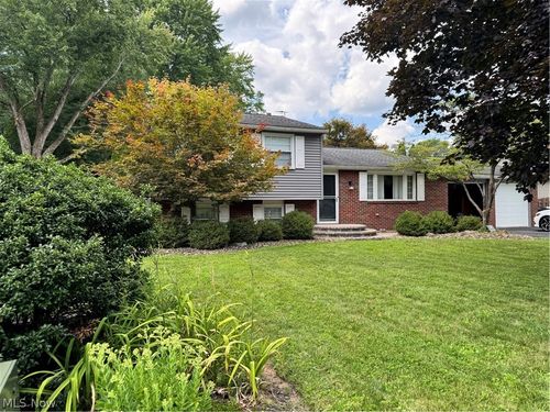 7763 Raglan Drive Ne, Warren, OH, 44484 | Card Image