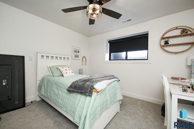 409 N Piper Dr, House other with 6 bedrooms, 3 bathrooms and null parking in Sioux Falls SD | Image 35