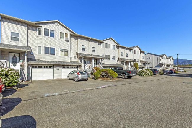18 - 45090 Luckakuck Way, Townhouse with 3 bedrooms, 2 bathrooms and 2 parking in Chilliwack BC | Image 2