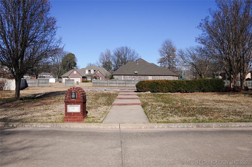 3404 Park Pl, Muskogee, OK, 74403-1803 | Card Image