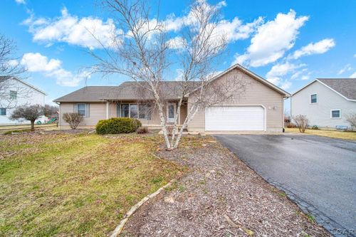 3203 Northmor Dr E, Adrian, MI, 49221-9147 | Card Image