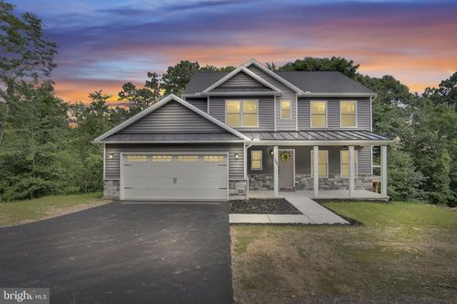 591 Belle Vista Dr, ENOLA, PA, 17025-1328 | Card Image