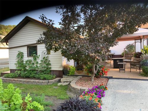 503 Edmonton St, Broadview, SK, S0G5C0 | Card Image