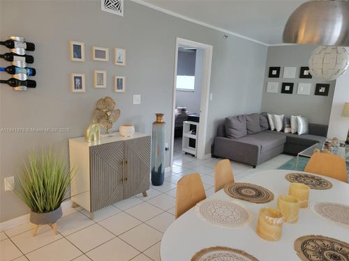 apt-201-80 S Shore Dr, Miami Beach, FL, 33141-6708 | Card Image