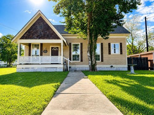 322 N Resident St, Wharton, TX, 77488-3954 | Card Image