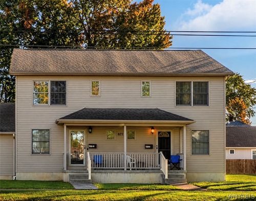 975 Oliver St, North Tonawanda, NY, 14120-3231 | Card Image