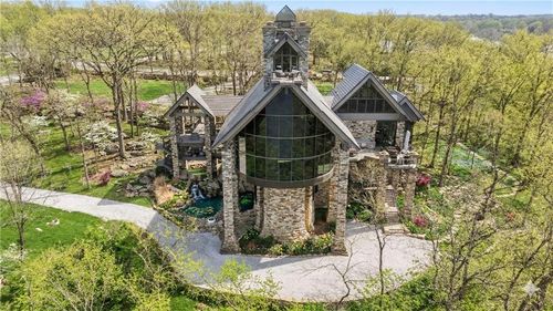 16900 S Highland Ridge Dr, Village Of Loch Lloyd, MO, 64012-4169 | Card Image