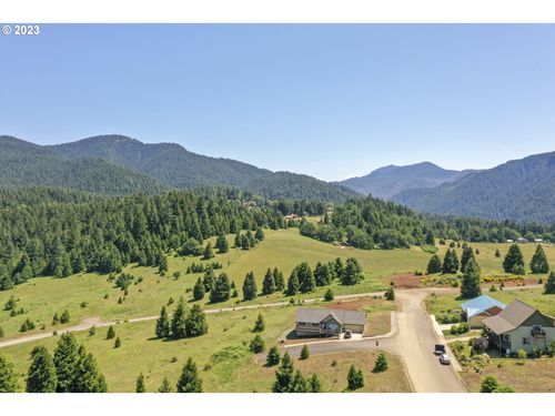 0 Bugle Loop, Oakridge, OR, 97463 | Card Image