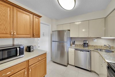 305 - 1400 S Ocean Dr, Condo with 1 bedrooms, 1 bathrooms and null parking in Hollywood FL | Image 1