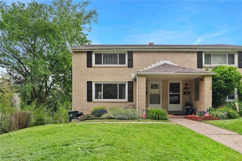 1035 Amherst St, White Oak, PA, 15131-1402 | Card Image