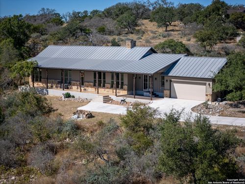 515 Settlers Way, Comfort, TX, 78013-5530 | Card Image