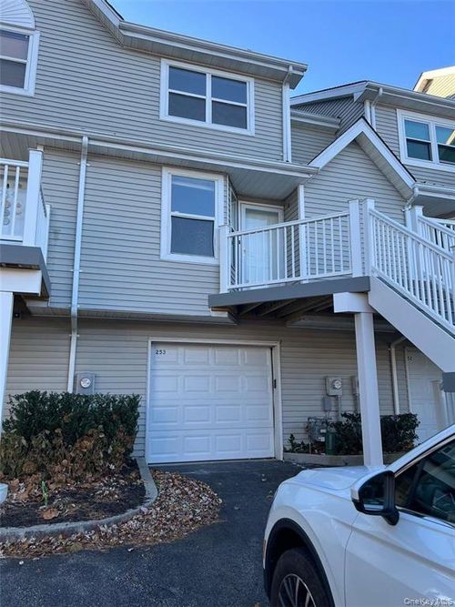 253 Windward Dr, Port Jefferson, NY, 11777-2322 | Card Image