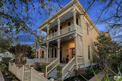 1823 Sealy Street, House other with 5 bedrooms, 4 bathrooms and null parking in Galveston TX | Image 1