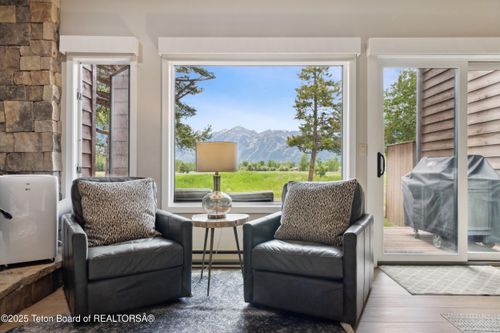 12-5-e-330 E Sagebrush Dr, Jackson, WY, 83001-9060 | Card Image