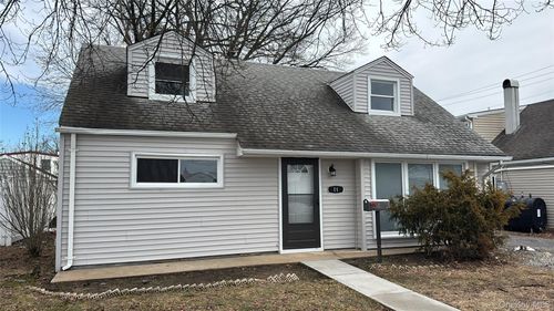 11 State St, Valley Stream, NY, 11580-4013 | Card Image