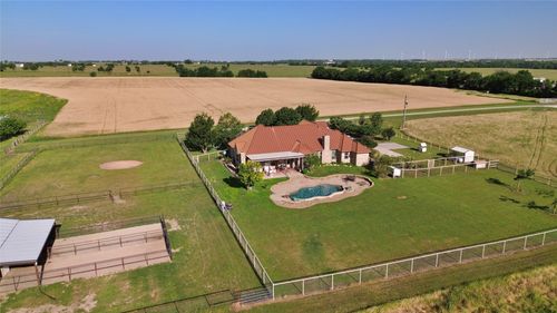 590 County Road 385, Valley View, TX, 76272-4703 | Card Image