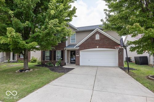 8867 N White Tail Trl, Mccordsville, IN, 46055-9288 | Card Image