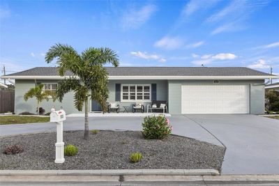 555 Sheridan Drive, House other with 3 bedrooms, 2 bathrooms and null parking in Venice FL | Image 1