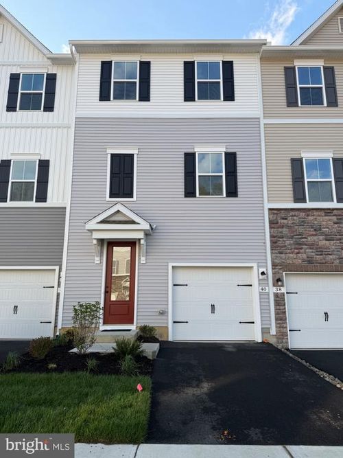 40 Basswood St, Berlin, NJ, 08009-3000 | Card Image