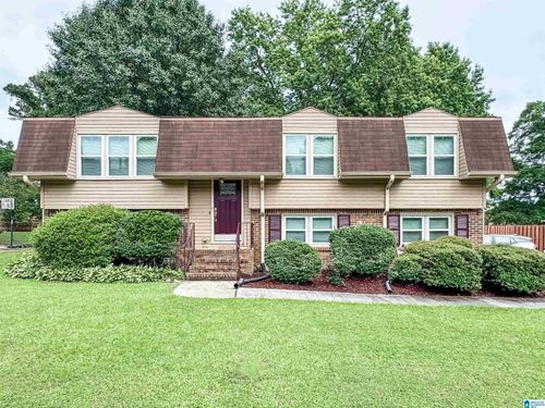 1697 Magnolia St, GARDENDALE, AL, 35071-2310 | Card Image
