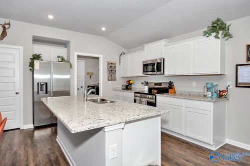 121 Olde Hearth Road, New Market, AL, 35761 | Card Image