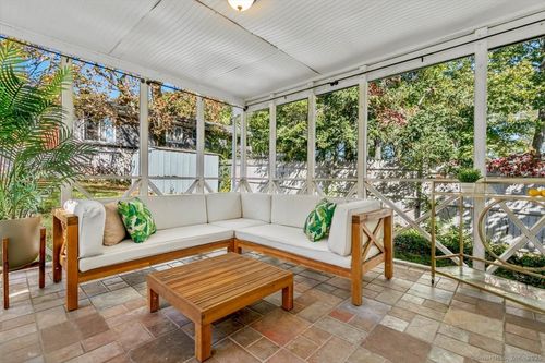 1 Hoadley Rd, Branford, CT, 06405-6315 | Card Image