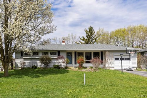 339 Northfield Way, Camillus, NY, 13031-1303 | Card Image