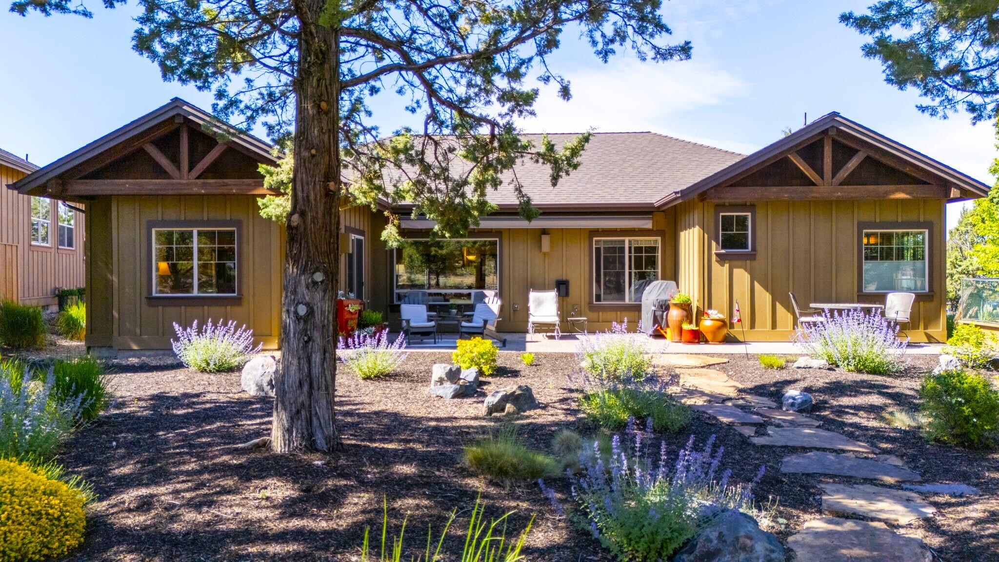 Vista Rim Dr, Redmond, OR 97756