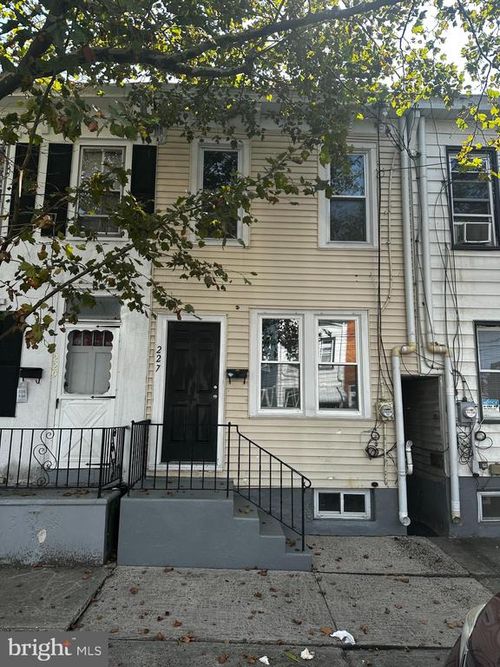 227 Hewitt St, Trenton, NJ, 08611-1123 | Card Image