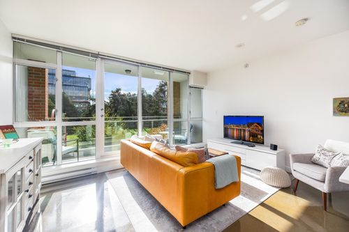 318-221 Union St, Vancouver, BC, V6A0B4 | Card Image