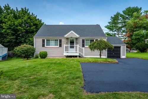 955 Bridge Rd, COLLEGEVILLE, PA, 19426-4100 | Card Image