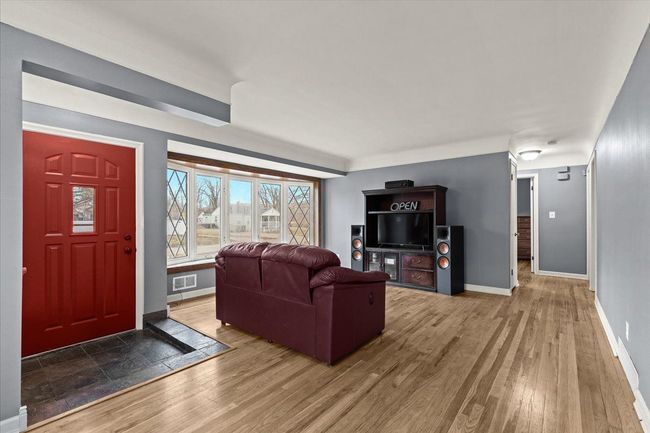 24520 Chernick St | Image 4
