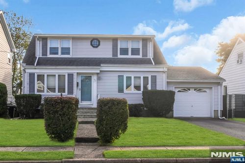 23 Schlosser Drive, Rochelle Park, NJ, 07662 | Card Image