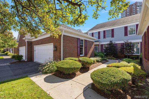 9000 Harbor Place Dr, Saint Clair Shores, MI, 48080-1531 | Card Image