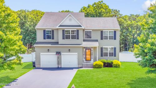 chels-12 Mutineer Ave, Barnegat, NJ, 08005-1318 | Card Image