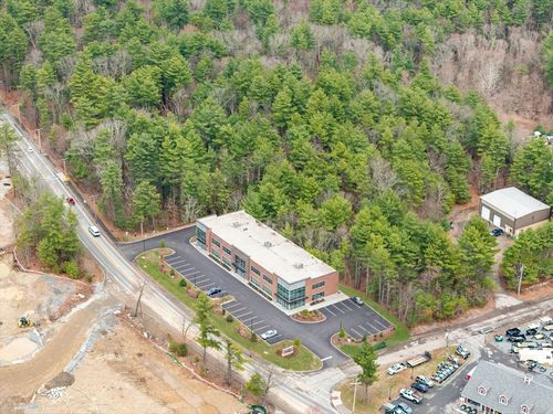 71 Pond St, Norfolk, MA, 02056-1611 | Card Image