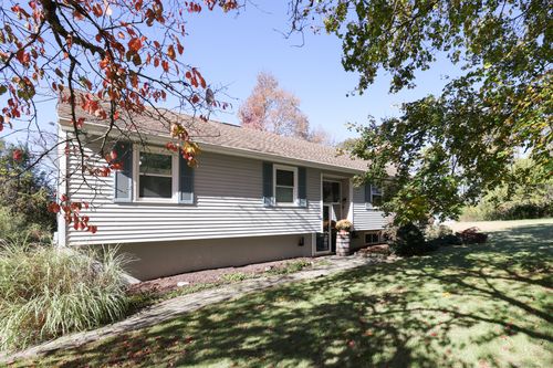 15 Country Club Dr, North Franklin, CT, 06254-1202 | Card Image